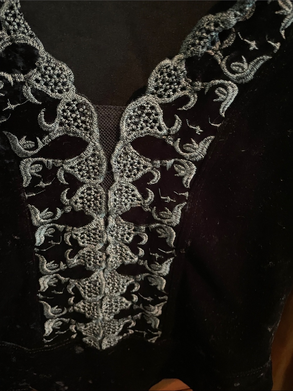 Black Velvet Long-Sleeve Bodysuit with Lace Trim size XS petite - Picture 3 of 4